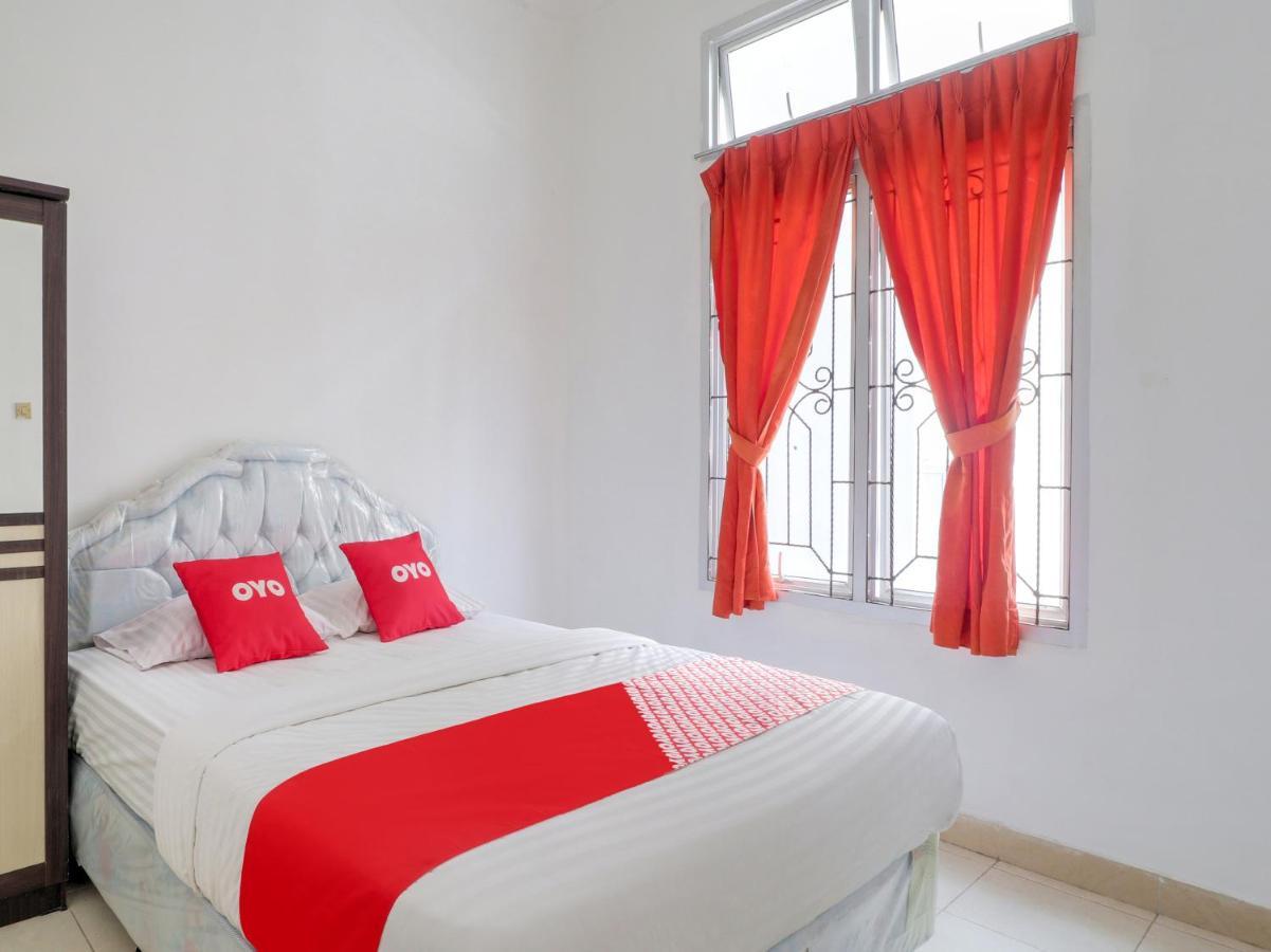 Oyo 2997 Grand Suites Palace 2 Sindanglaya Exteriör bild