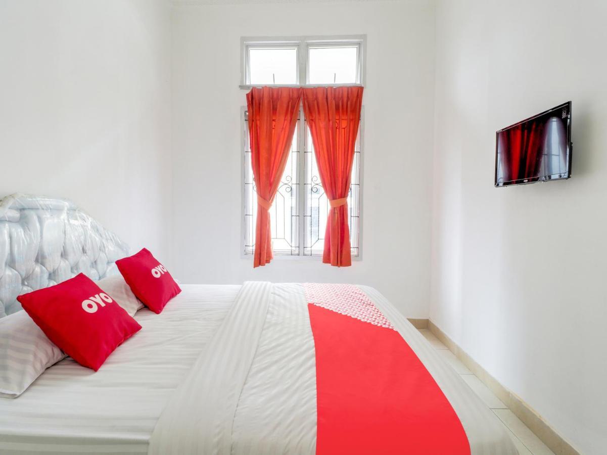 Oyo 2997 Grand Suites Palace 2 Sindanglaya Exteriör bild
